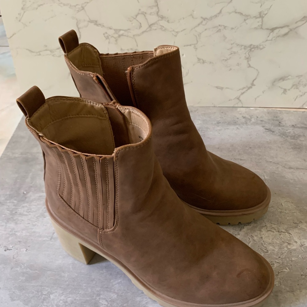 Dolce Vita Jade Ankle Booties NWOT